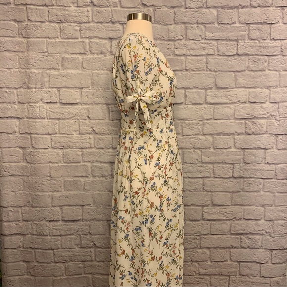 🎉HP🎉 Lost In Lunar Floral Button Front Dress - Picture 8 of 16